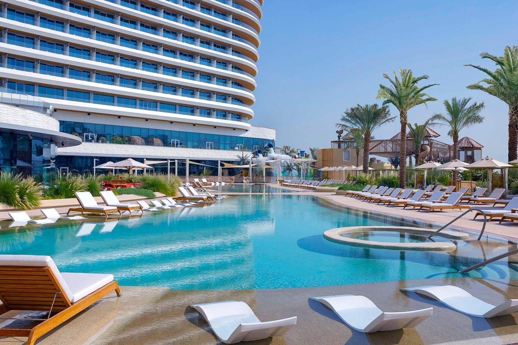 Waldorf Astoria Doha Lusail Екстер'єр фото The pool at the hotel